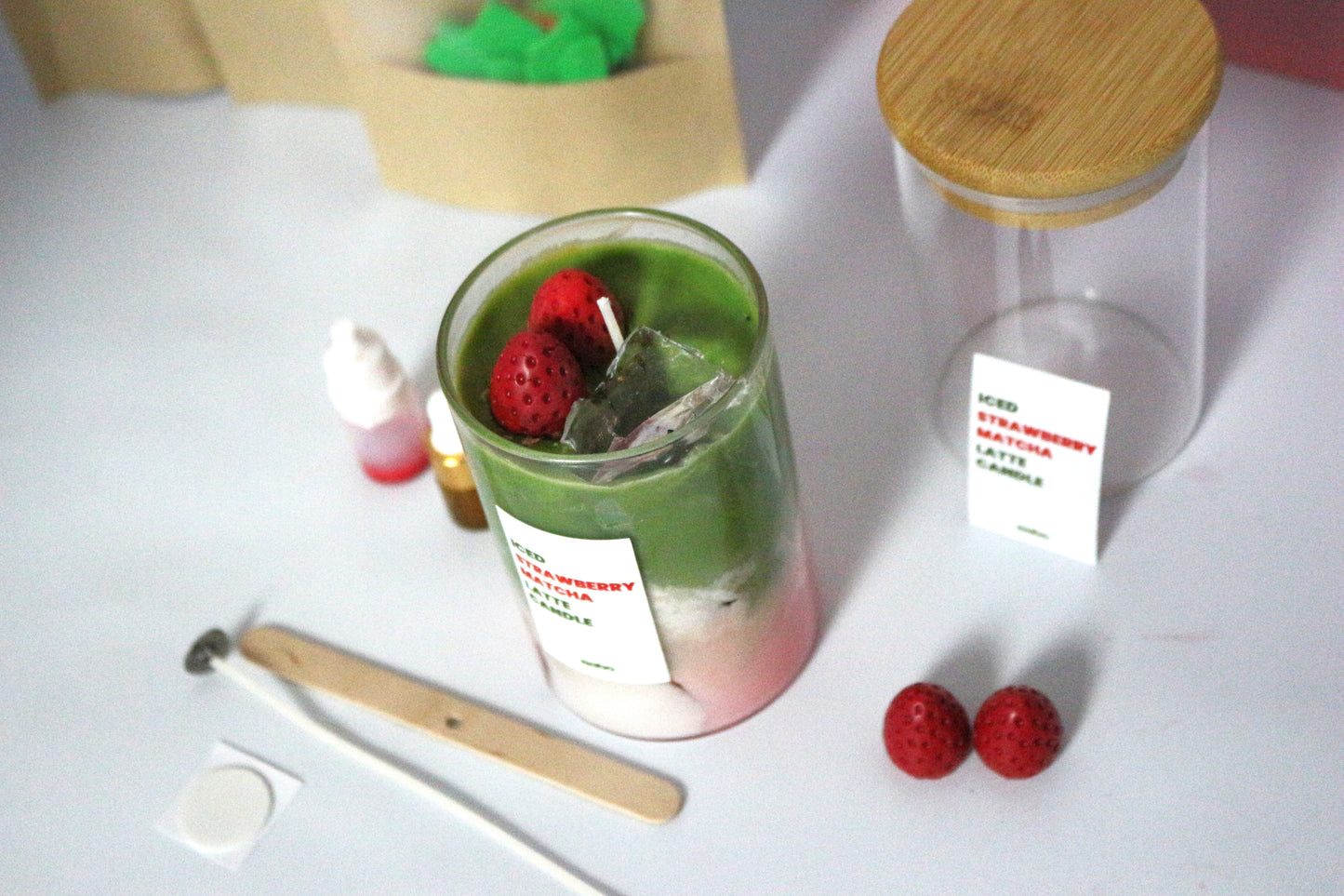 Iced Strawberry Matcha Latte Kerzenset