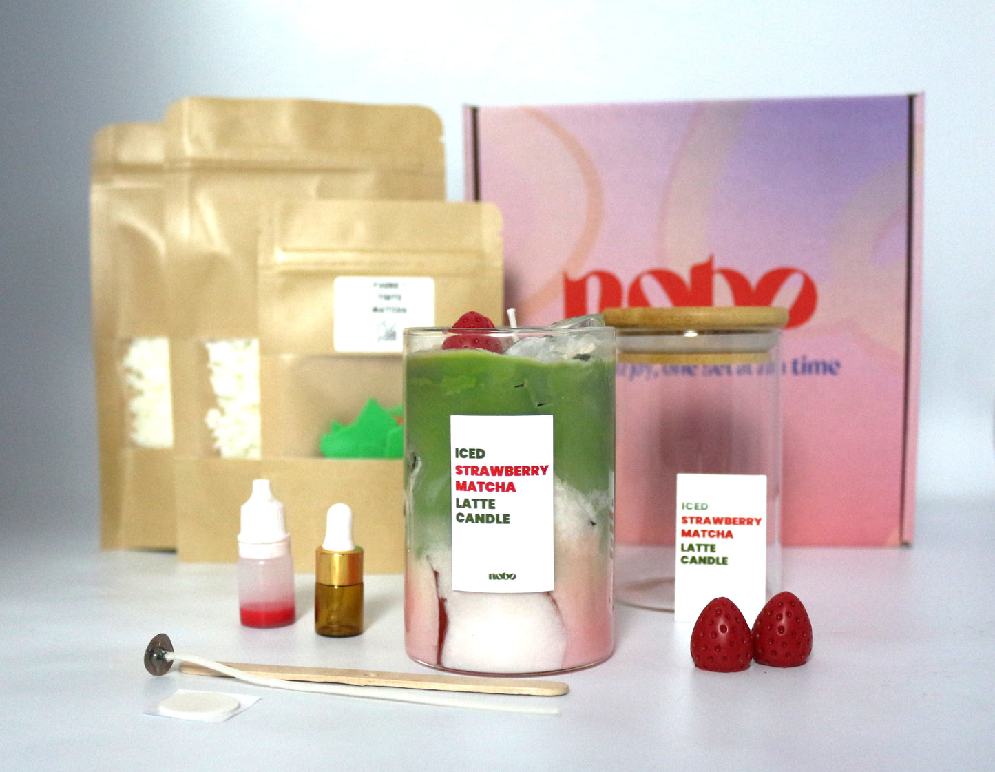 Iced Strawberry Matcha Latte Kerzenset